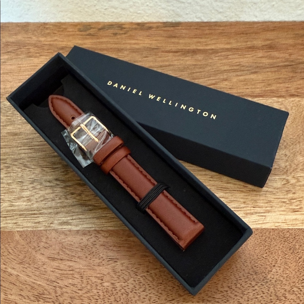 Daniel Wellington Brown Leather Rose Gold Watch Strap 12mm (New with Box)